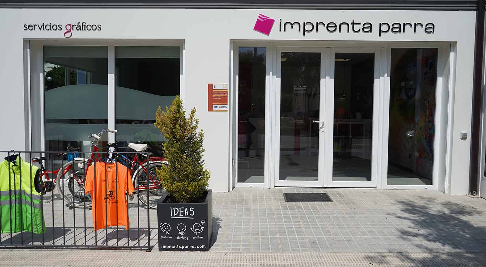 Fachada de Imprenta Parra en Graus, Huesca